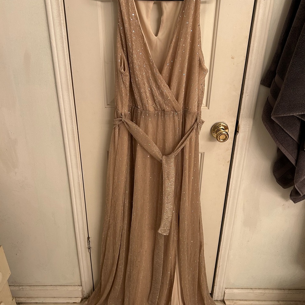 Elegant Beige Sleeveless Dress